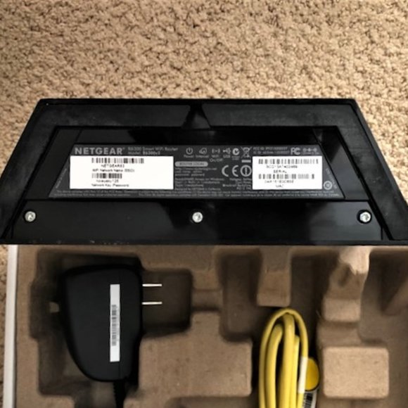 Net Gear R6300 V2 Smart WiFi Wireless Router AC1750 - Picture 9 of 9